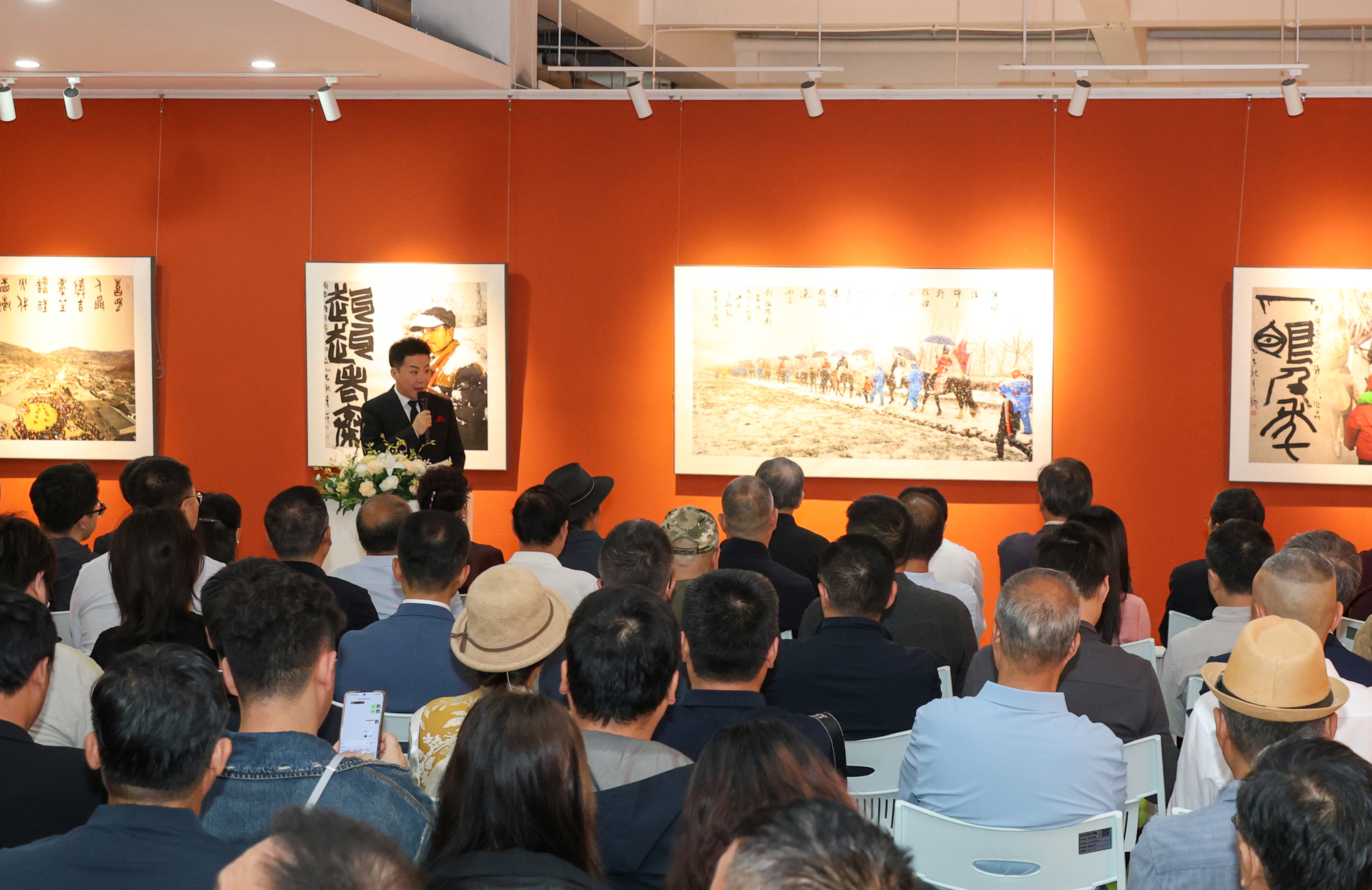 光影凝时代 翰墨润初心《大地的呼吸—刘强纪实摄影书法融合作品展》在我校开幕-西安文理学院